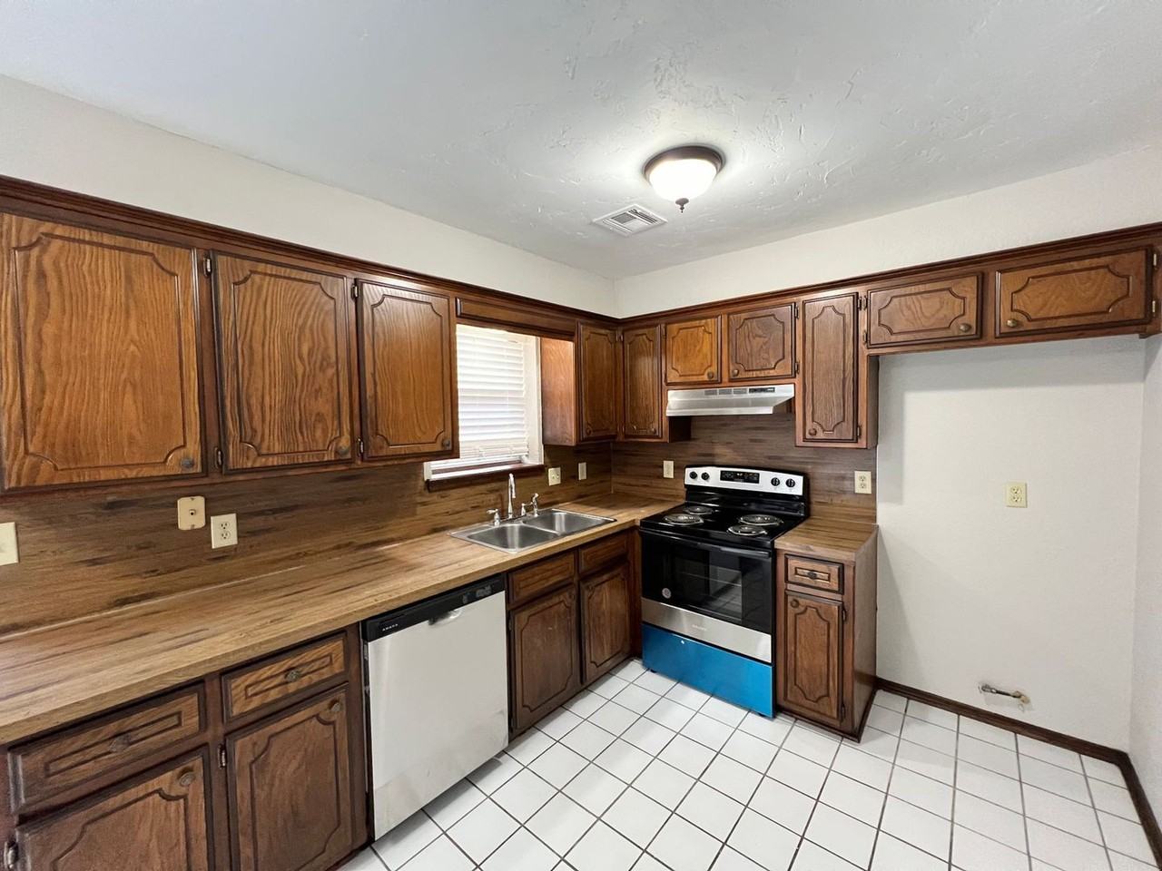 752 W Forest Dr - Photo 5 of 14