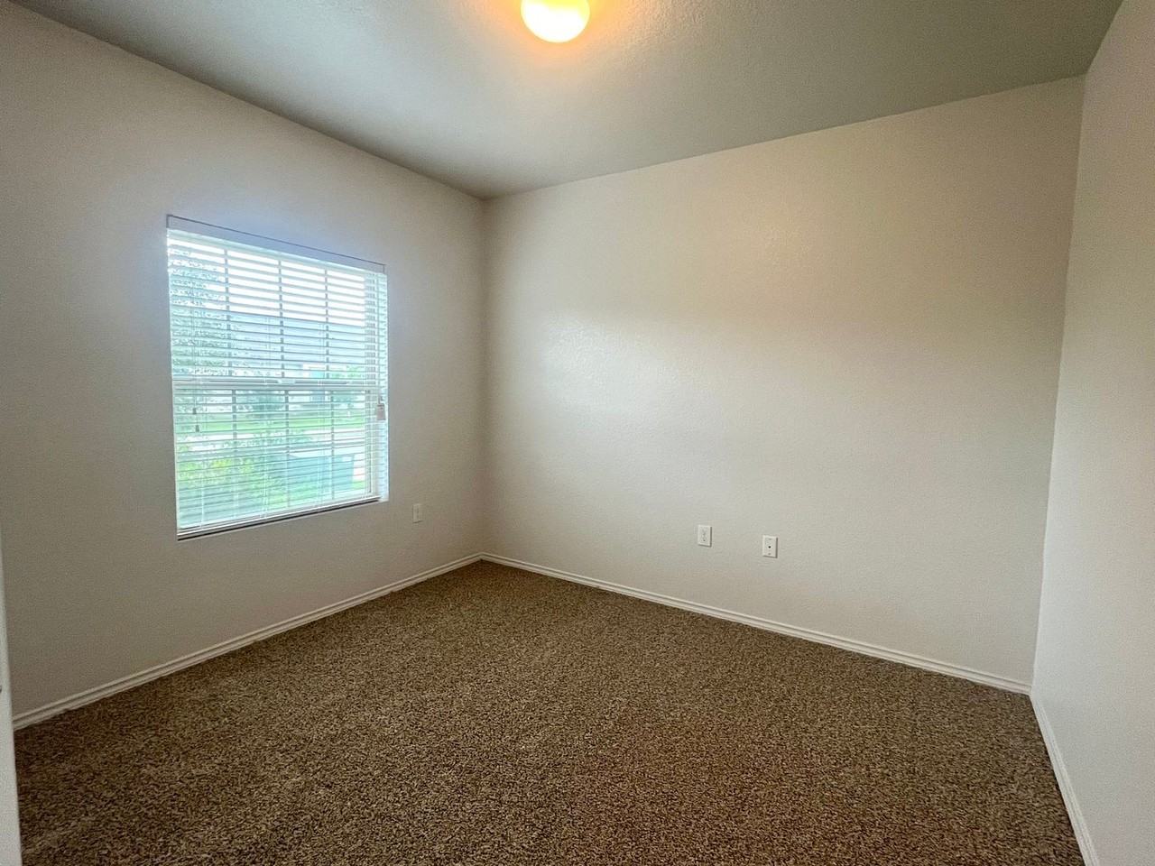 6011 Travis Smt - Photo 5 of 37