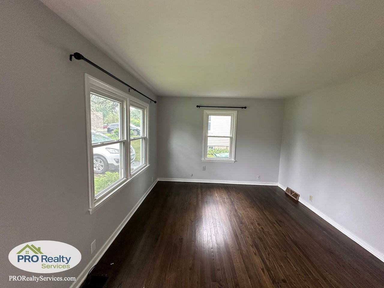 3238 Rhode Island Ave S - Photo 4 of 21
