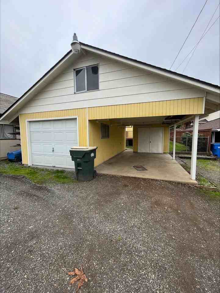 815 E St - Photo 2 of 9