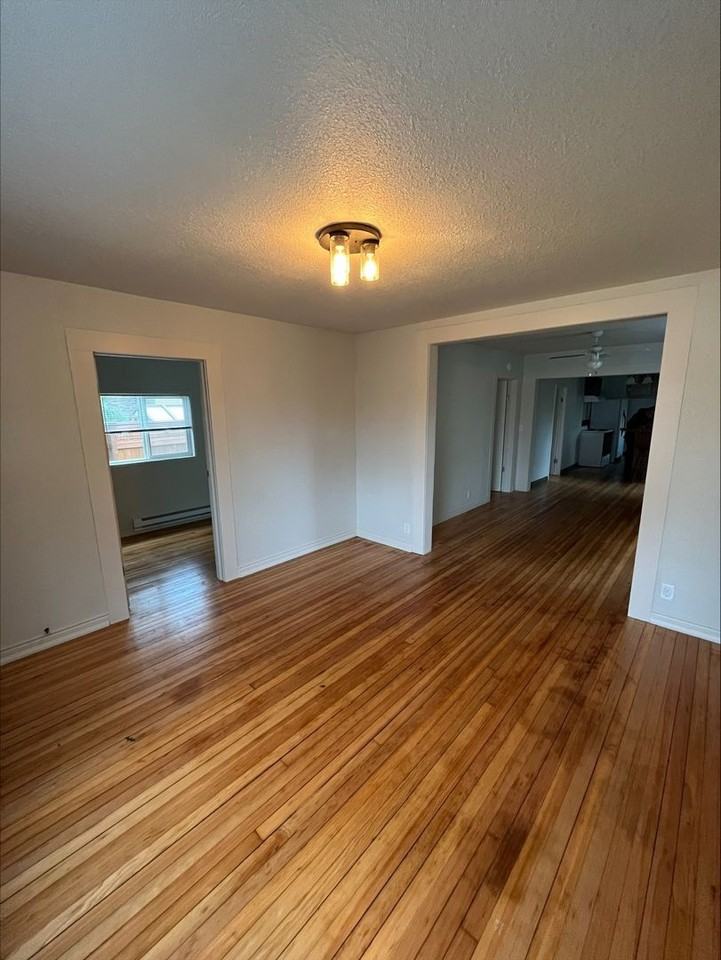 815 E St - Photo 3 of 9