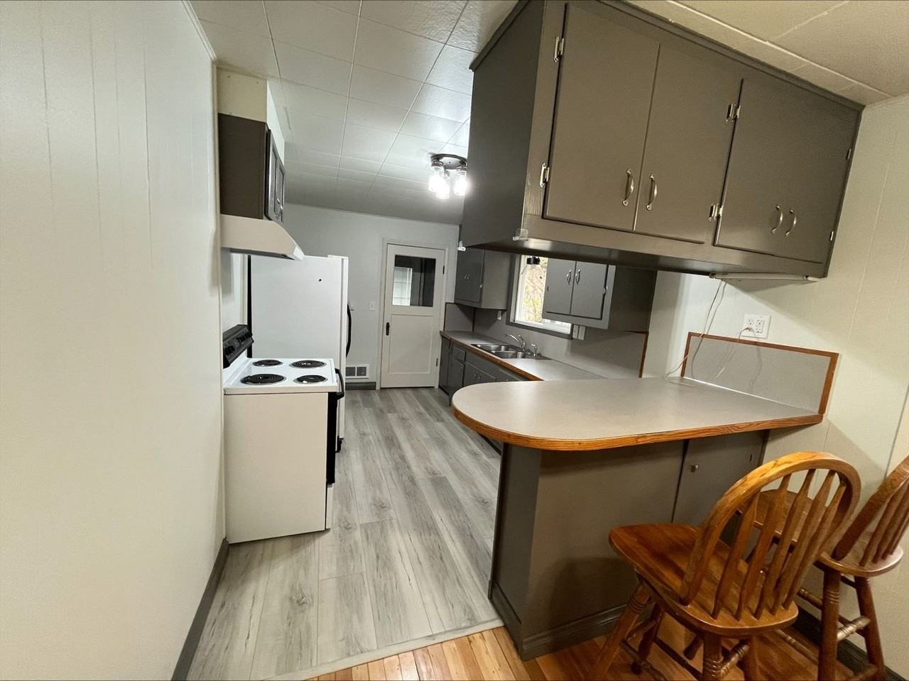 815 E St - Photo 7 of 9