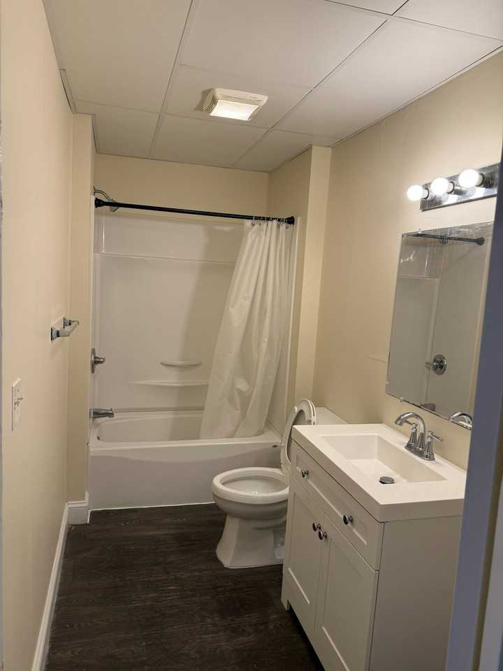 242 Fort Pleasant Avenue, Unit 2L - Photo 3 of 10
