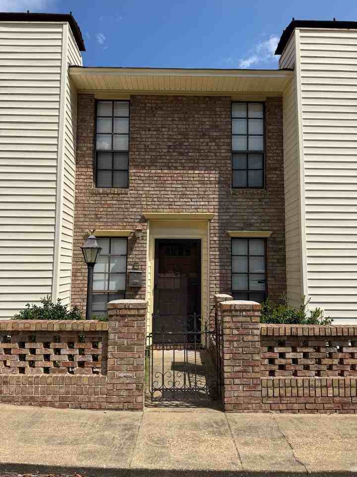 310 N 6th St