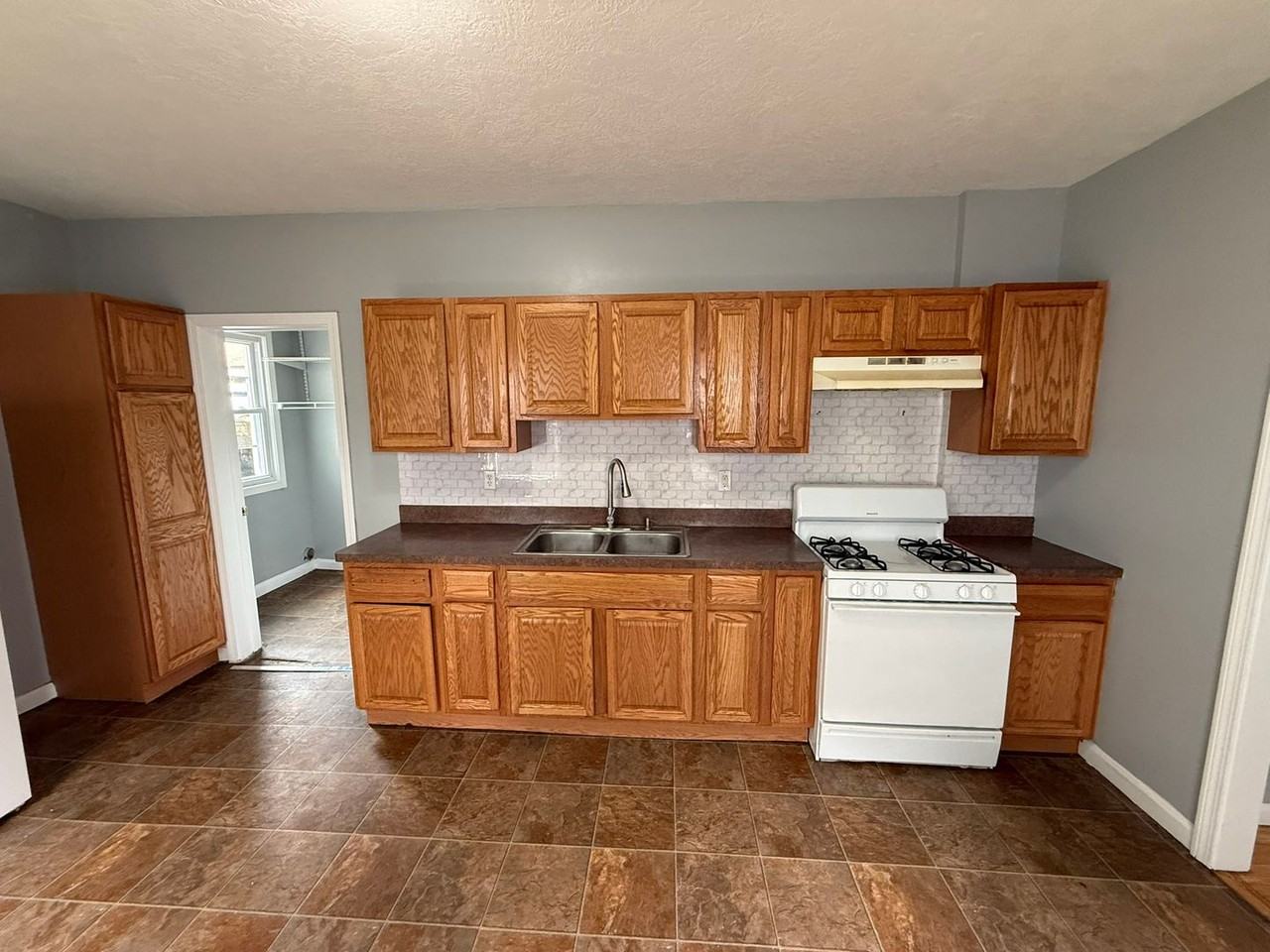 22 Burr St - Photo 4 of 22