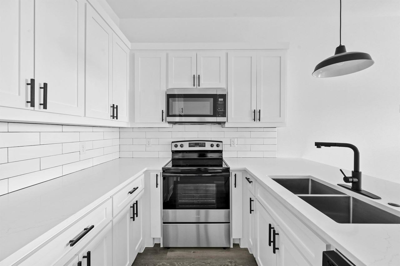 3018 Henry St #A - Photo 4 of 21