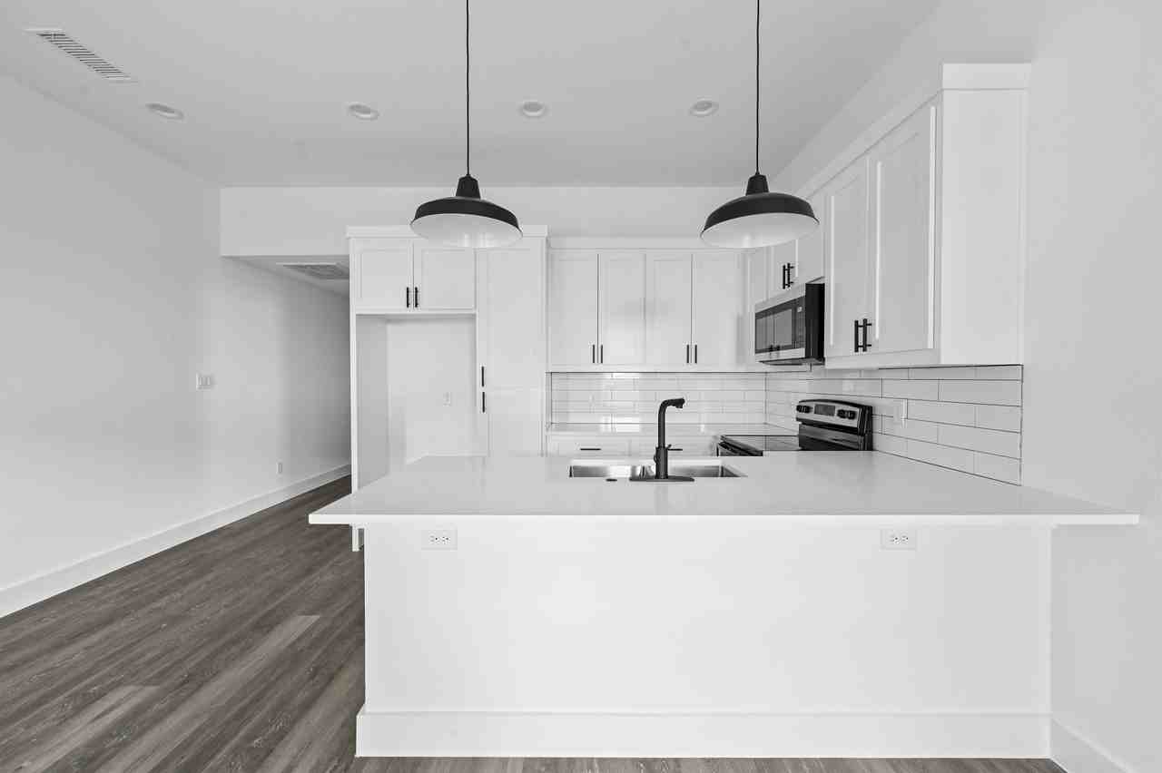 3018 Henry St #A - Photo 7 of 21