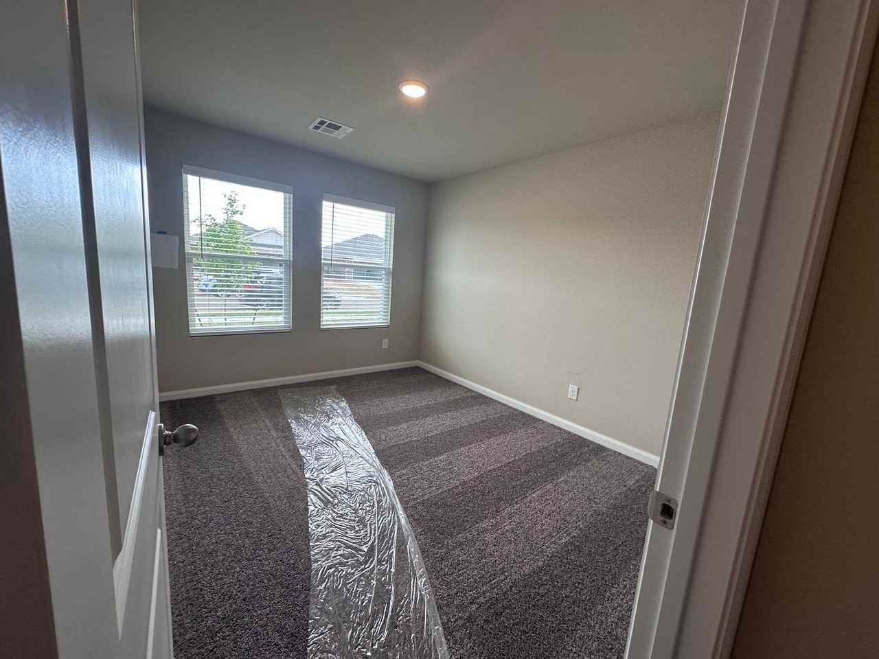 3708 Se 81st St - Photo 2 of 17
