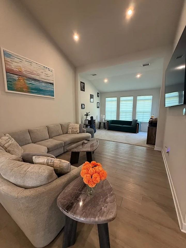 317 Egret Ct - Photo 4 of 30