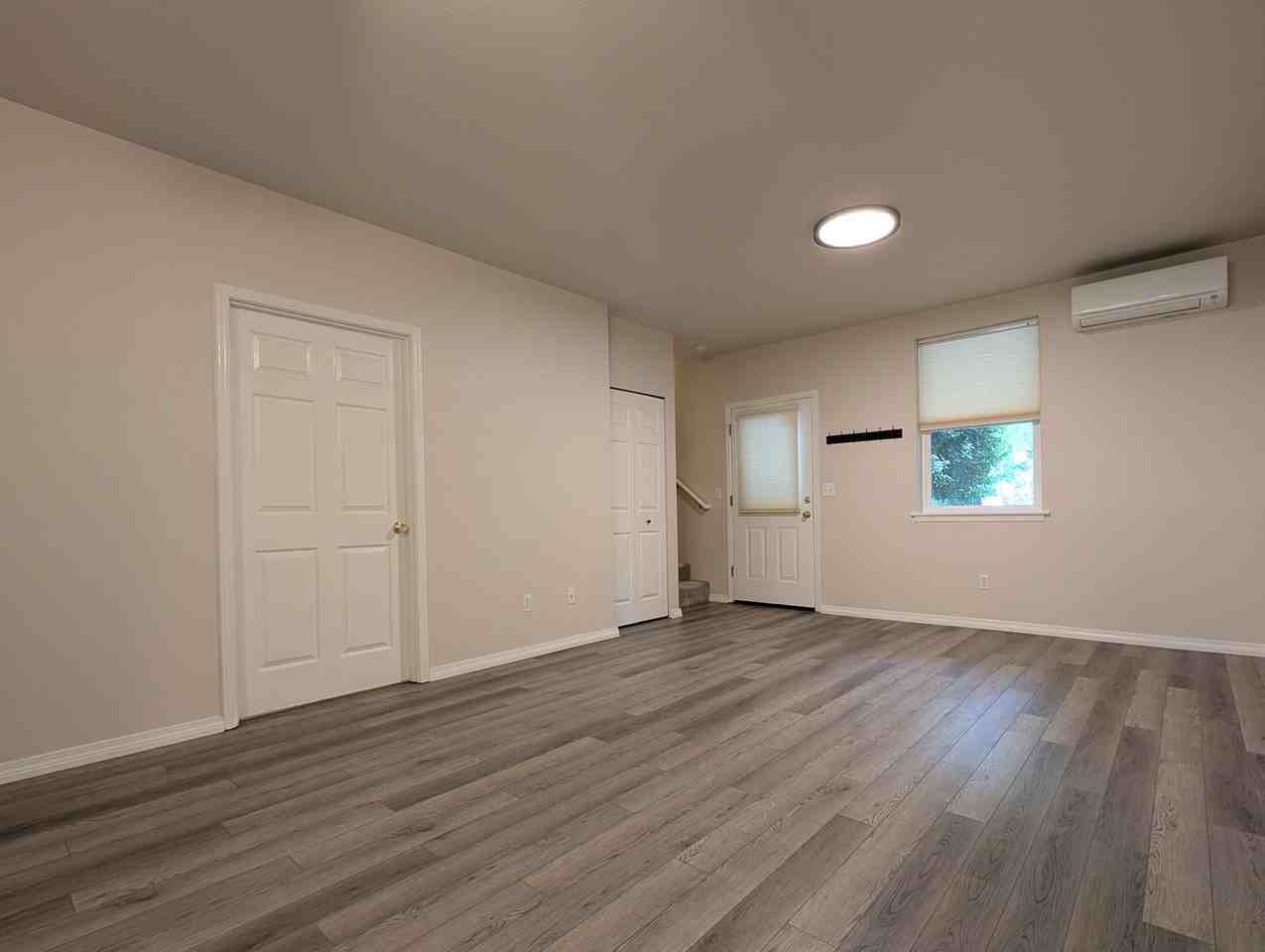 28 Lawrence St - Photo 3 of 21