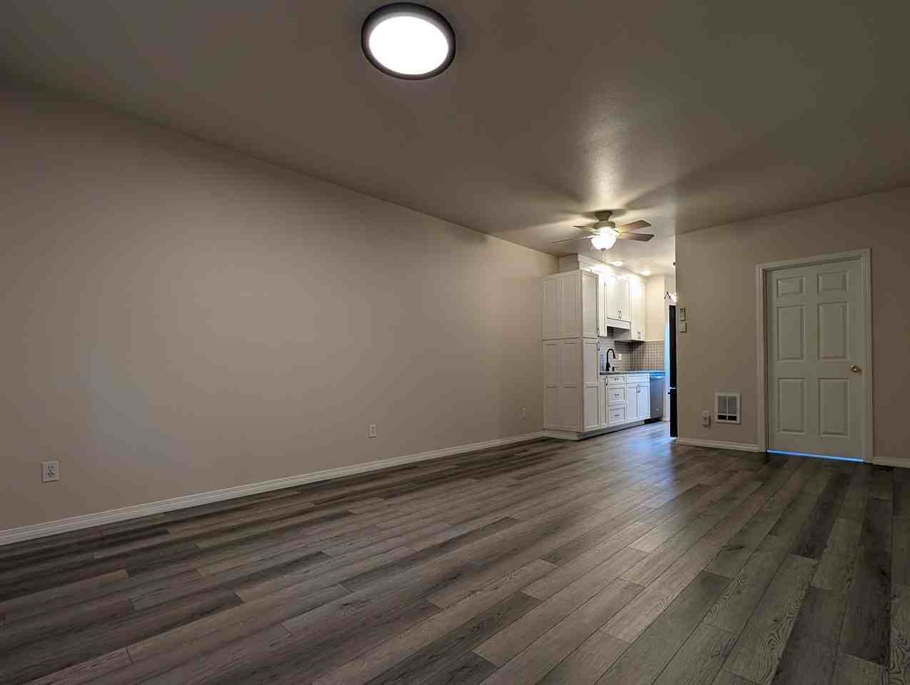 28 Lawrence St - Photo 6 of 21