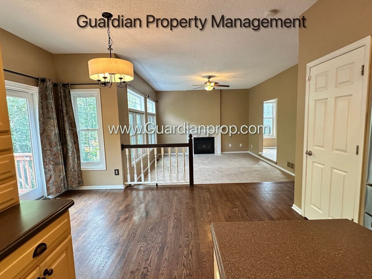 4046 Albany Cir - Photo 3 of 26