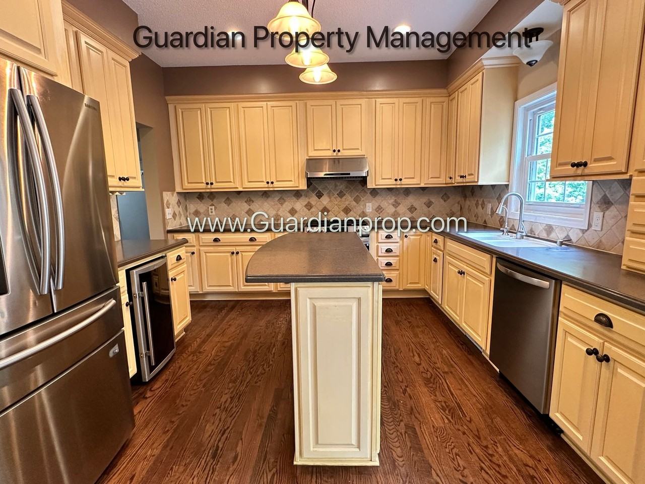 4046 Albany Cir - Photo 4 of 26