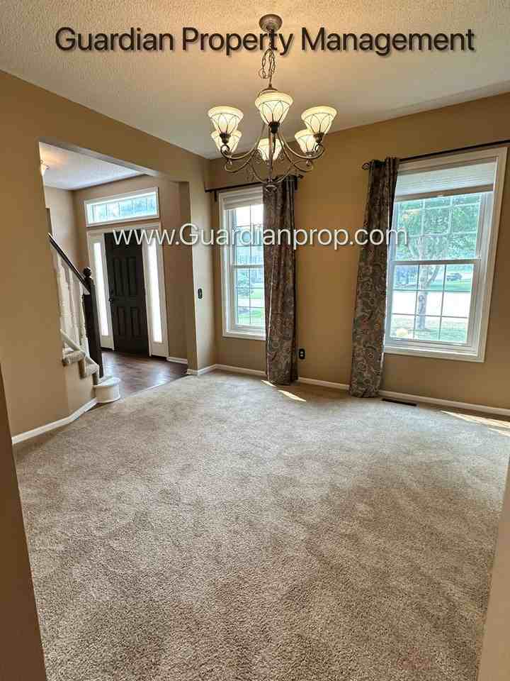4046 Albany Cir - Photo 7 of 26