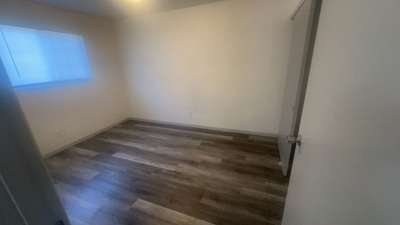 3150 College Ave #C - Photo 5 of 13