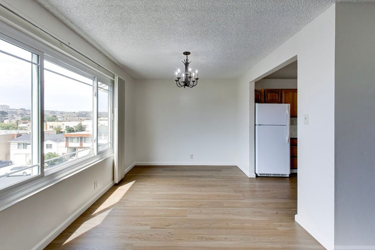 310 Castle St - Photo 4 of 39