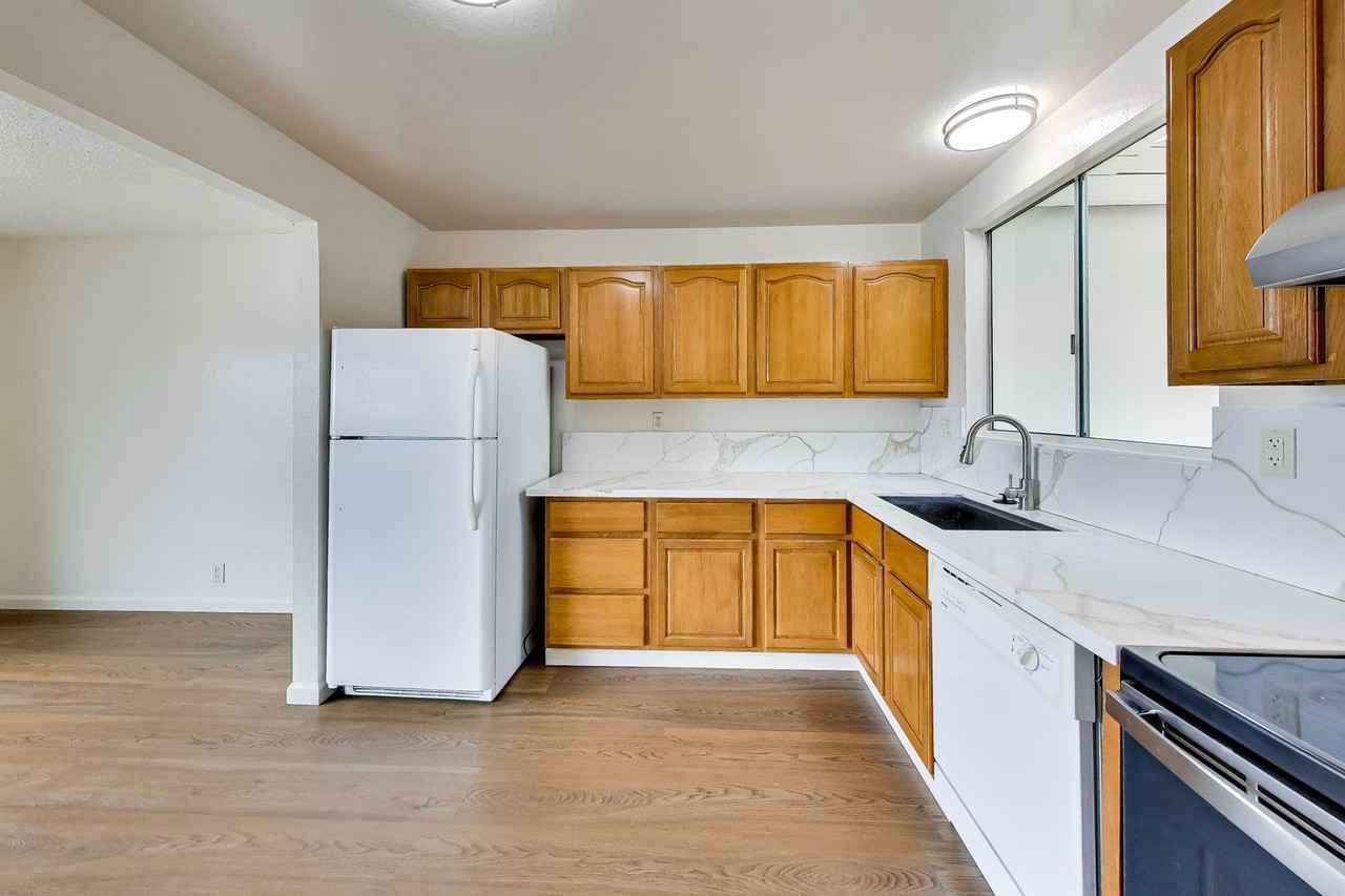 310 Castle St - Photo 7 of 39