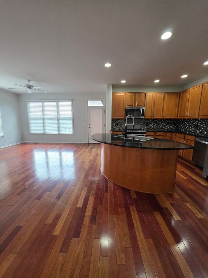 9606 S 27th St - Photo 2 of 25