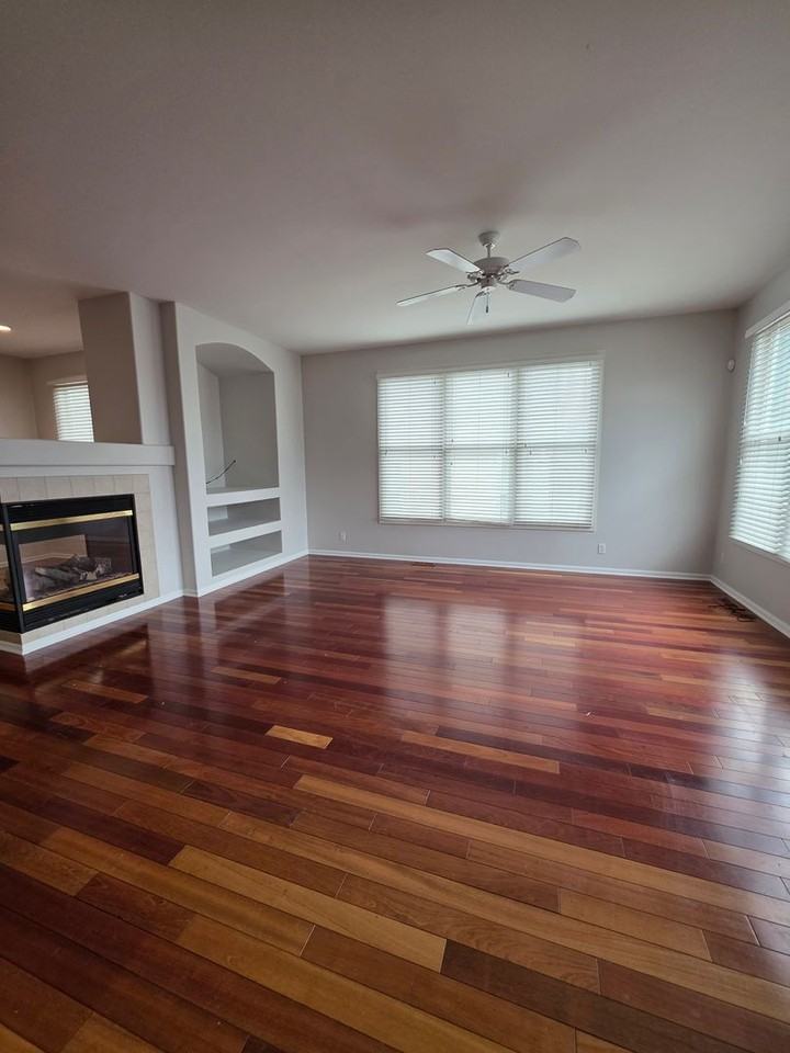 9606 S 27th St - Photo 4 of 25