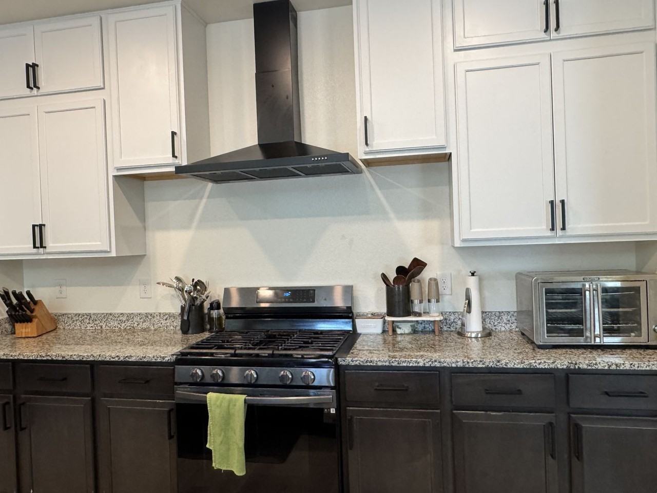 379 Walnut St - Photo 5 of 24