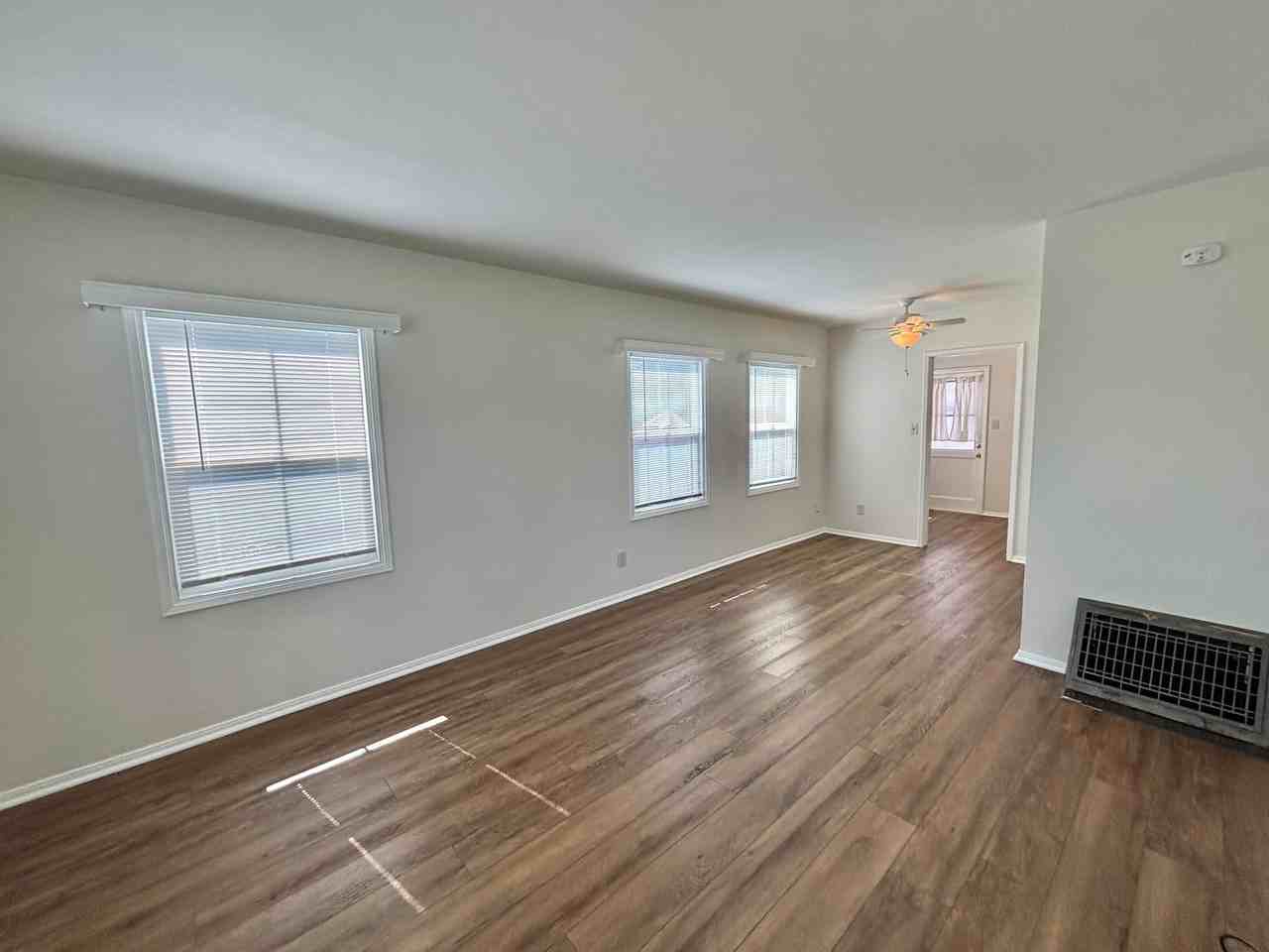 8112 Taylor St - Photo 2 of 24