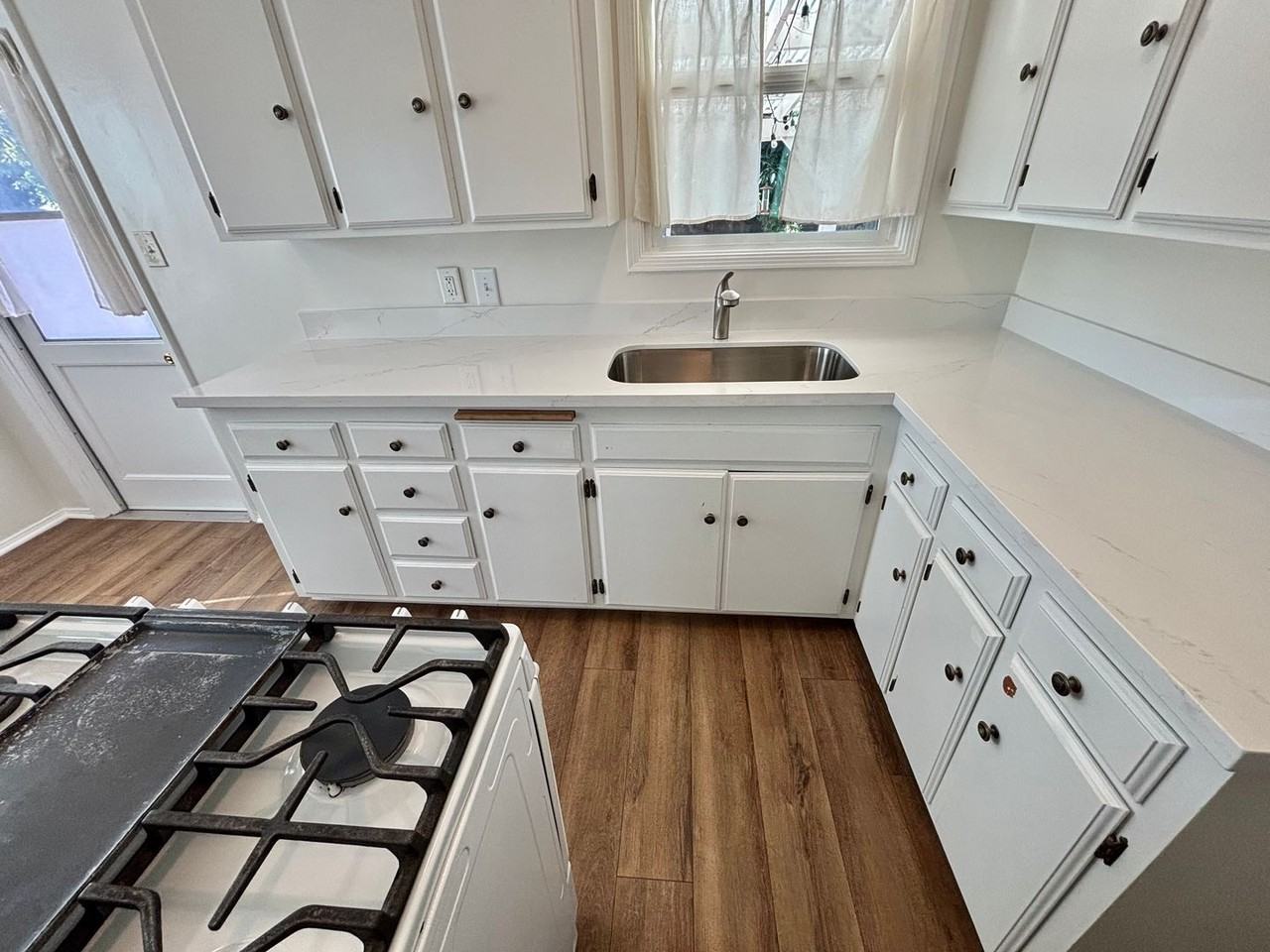 8112 Taylor St - Photo 7 of 24
