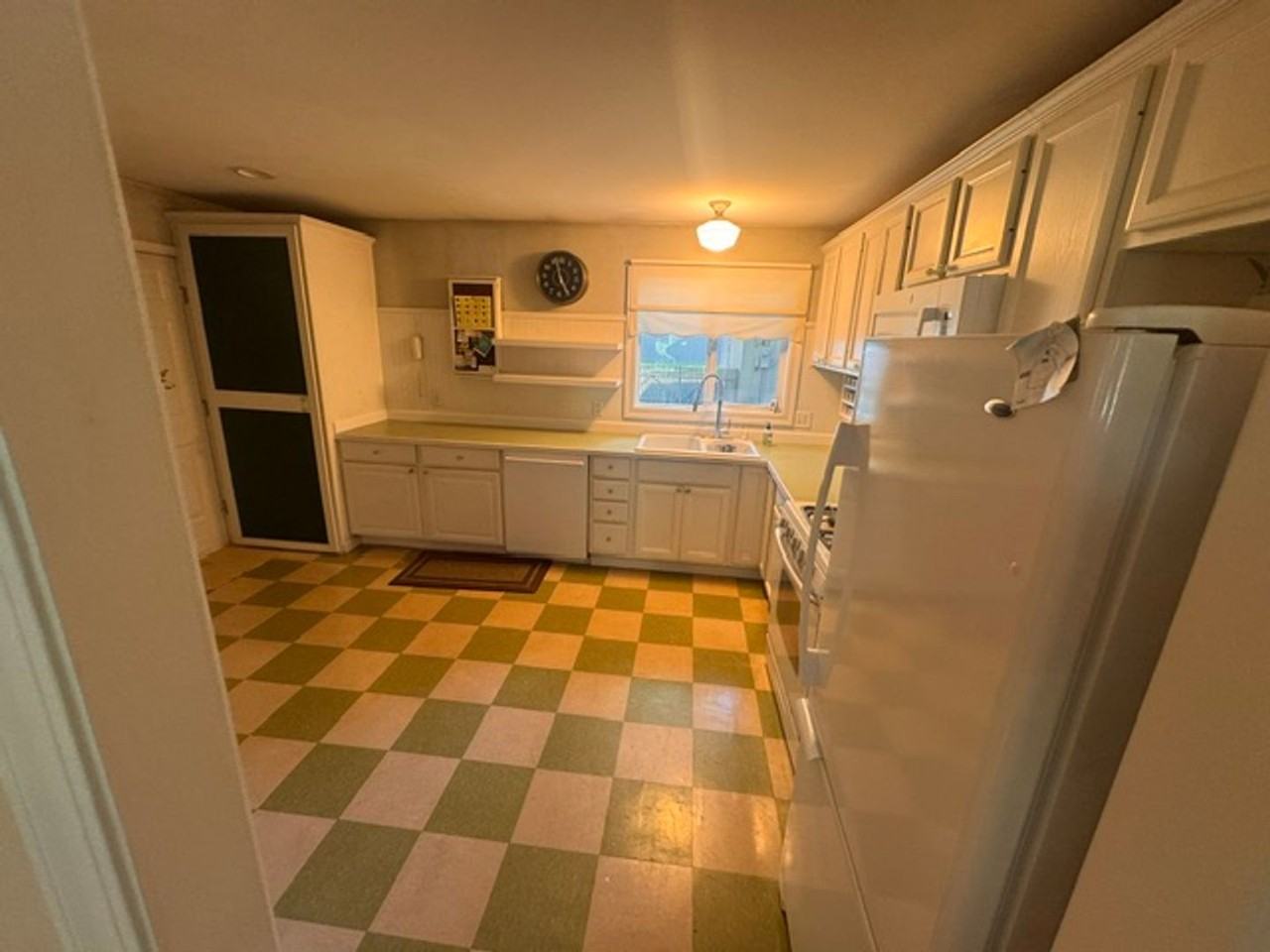 1430 E 27th Ave - Photo 4 of 15