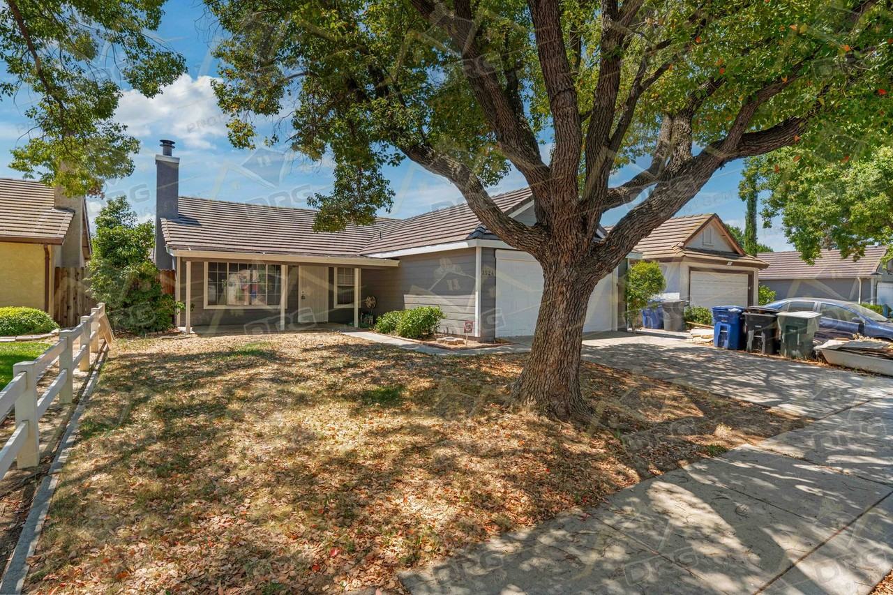 3524 Hallsboro Ct - Photo 3 of 33