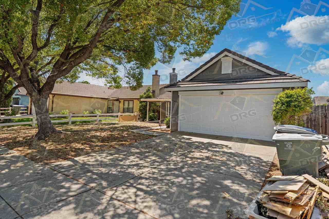 3524 Hallsboro Ct - Photo 4 of 33
