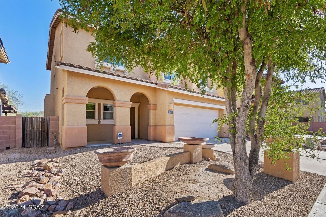 1605 W Homecoming Way - Photo 2 of 36