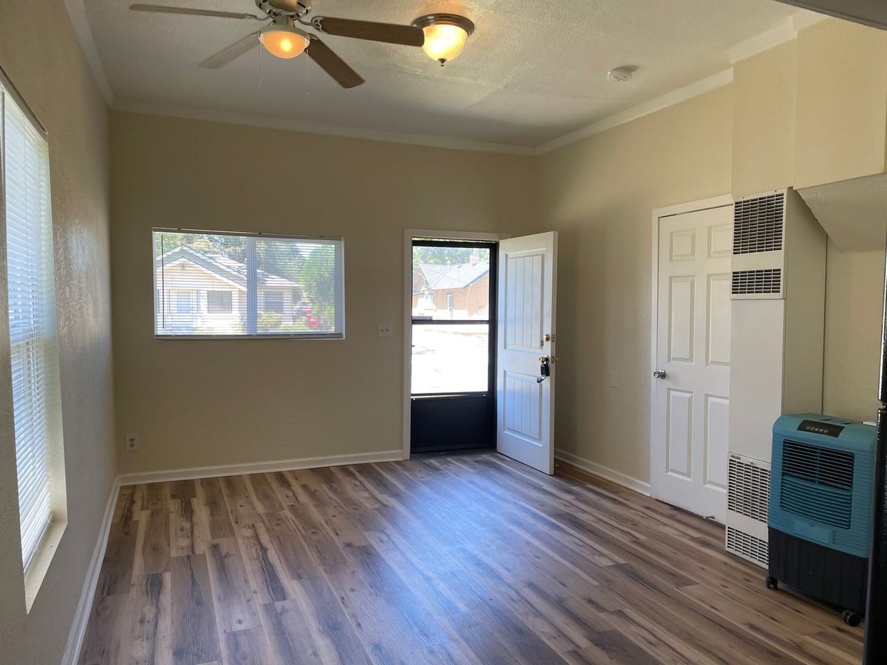 811 Dakota Ave - Photo 4 of 19