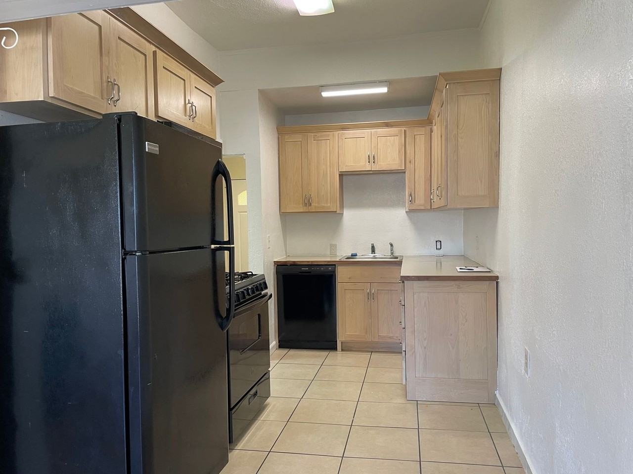 811 Dakota Ave - Photo 6 of 19