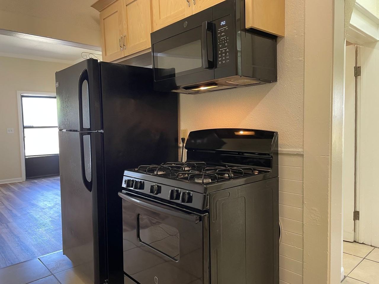 811 Dakota Ave - Photo 7 of 19