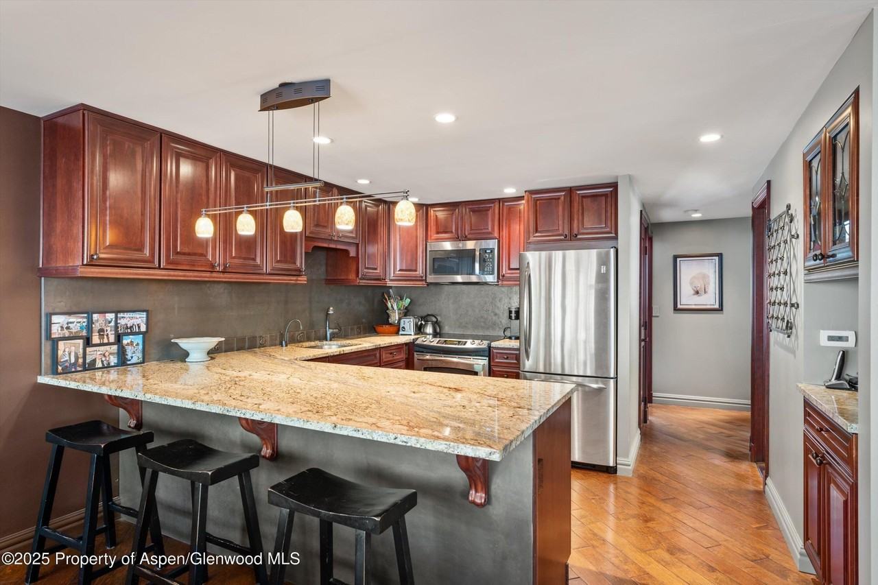 731 S Mill St #2C - Photo 2 of 18