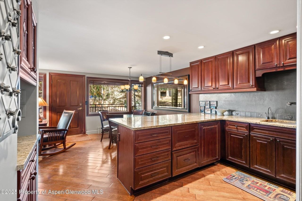 731 S Mill St #2C - Photo 3 of 18