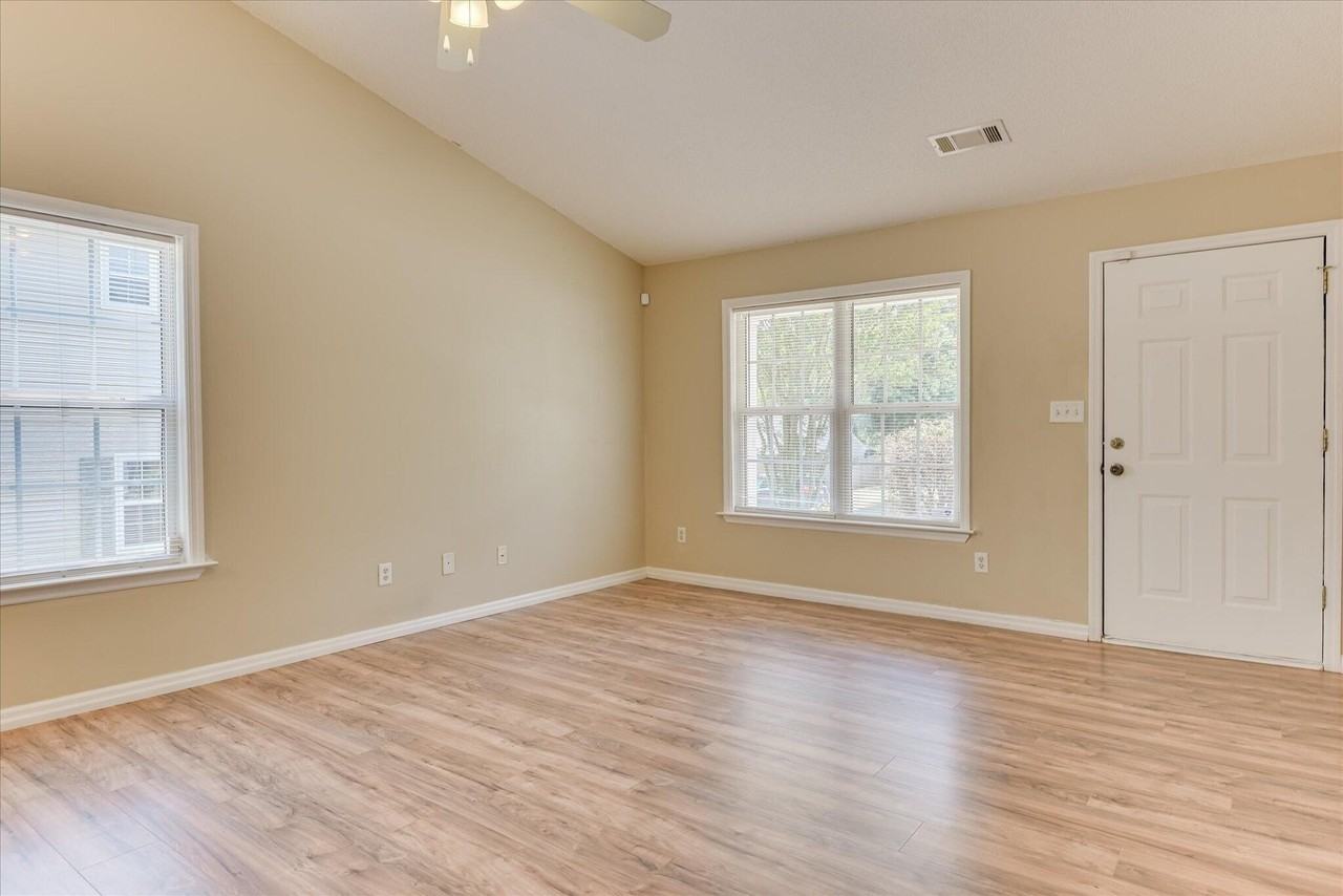 118 Charleston Row Blvd - Photo 5 of 24