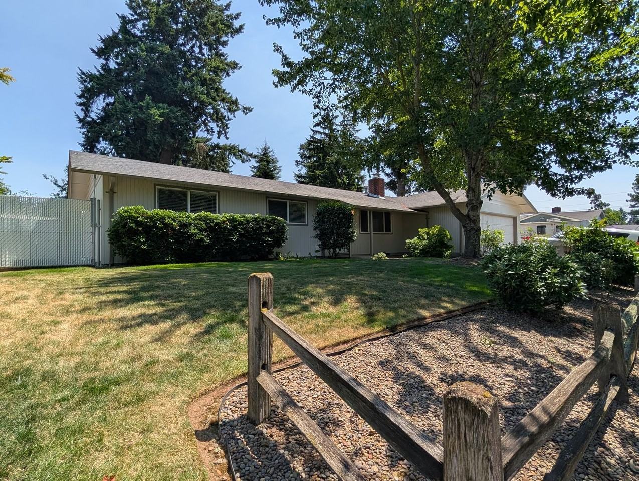2425 Leyton Ln - Photo 2 of 29