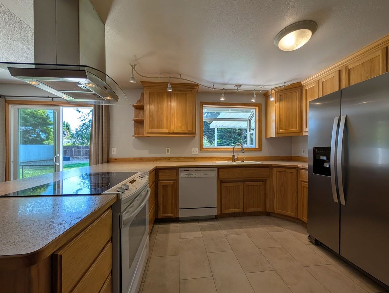 2425 Leyton Ln - Photo 7 of 29