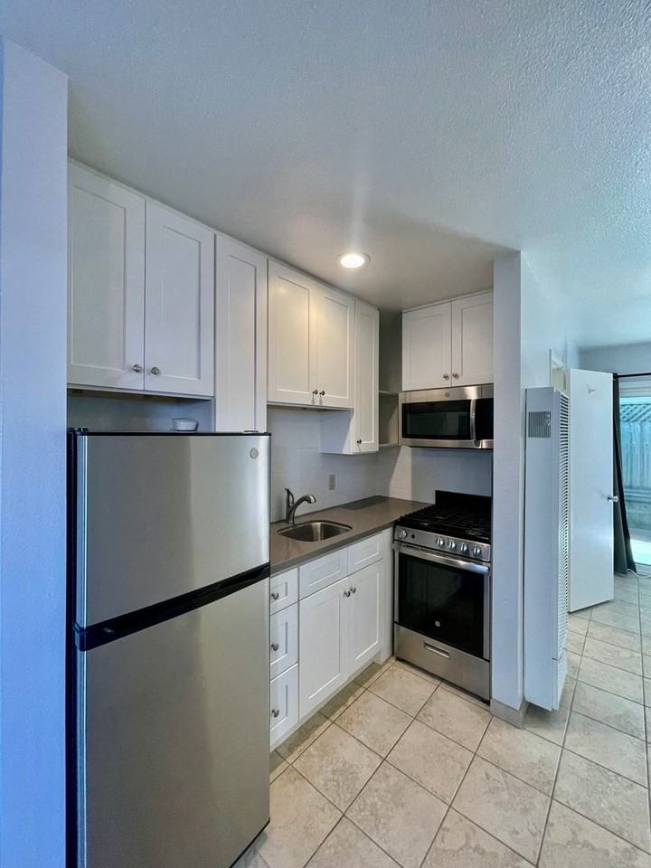 2167 Pierpont Blvd - Photo 4 of 13