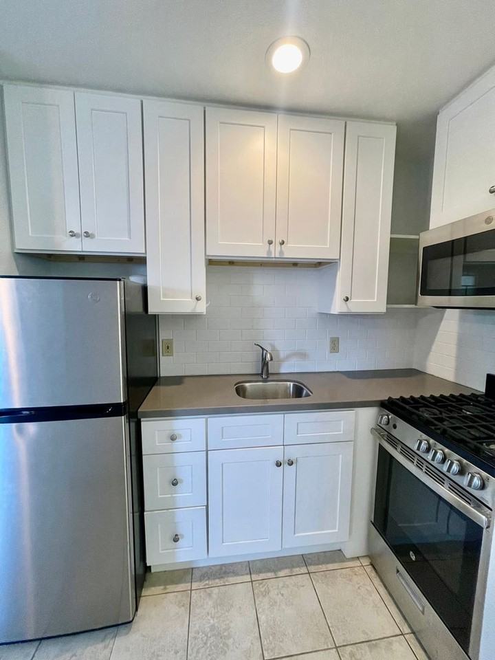 2167 Pierpont Blvd - Photo 5 of 13