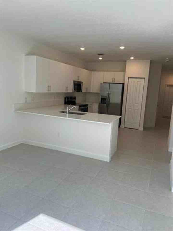 237 Sw 159th Way #237 - Photo 5 of 8