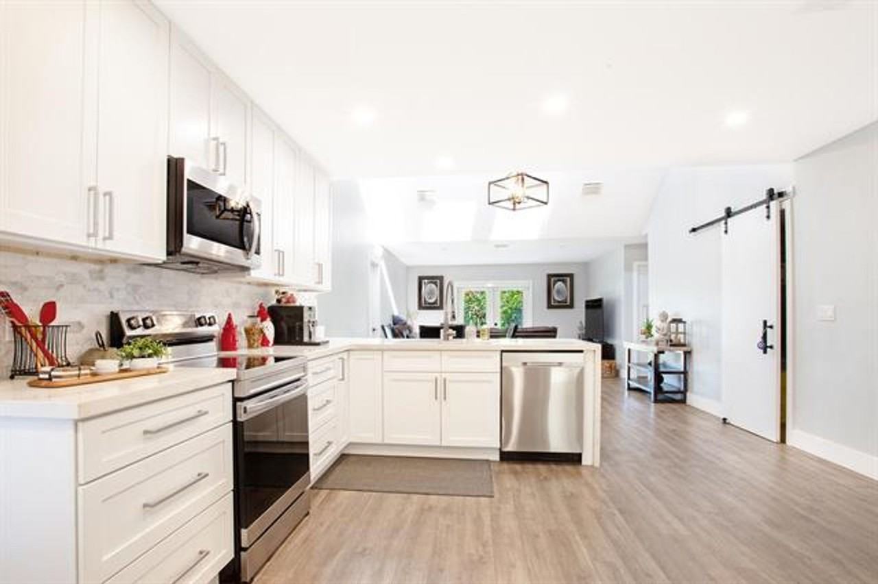 10048 Sw 16th St #10048 - Photo 5 of 50
