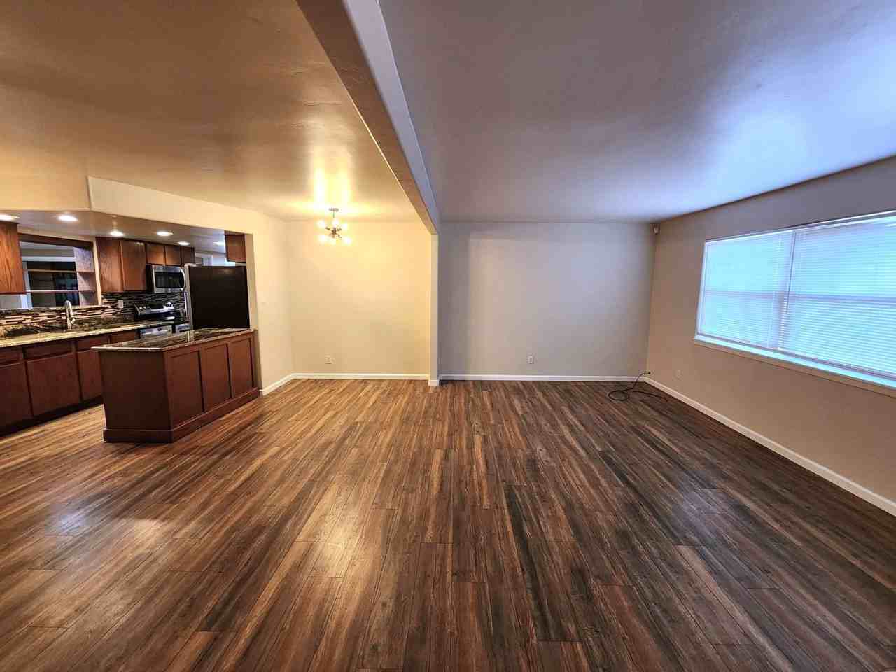 1795 Carlyle Dr - Photo 5 of 39