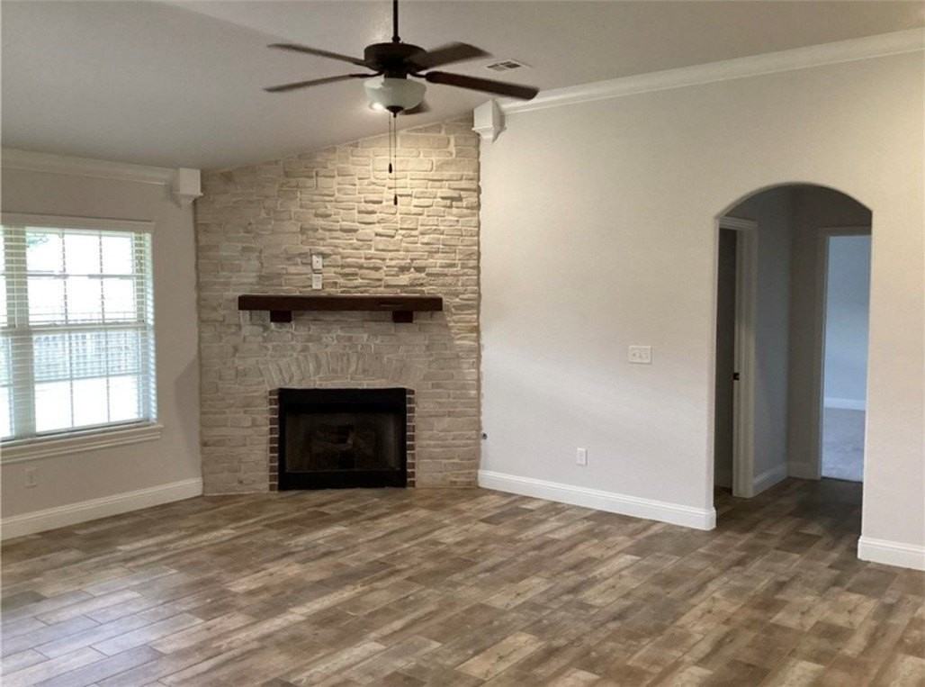 1150 Coventry Ln - Photo 3 of 10