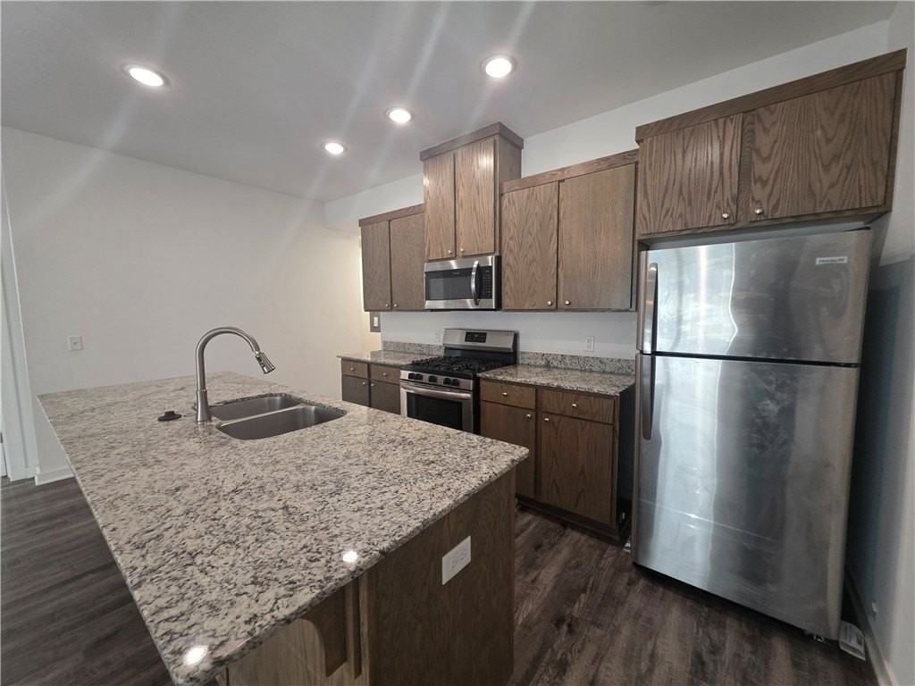 320 Westbrook Ct #1 - Photo 4 of 17