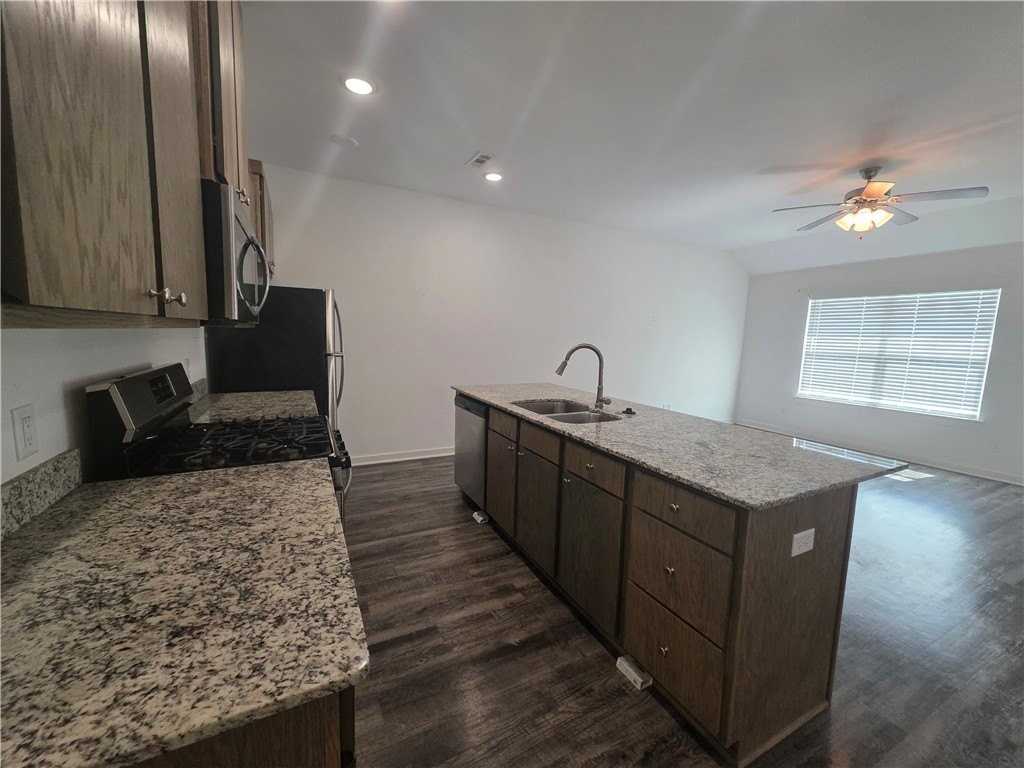 320 Westbrook Ct #1 - Photo 5 of 17