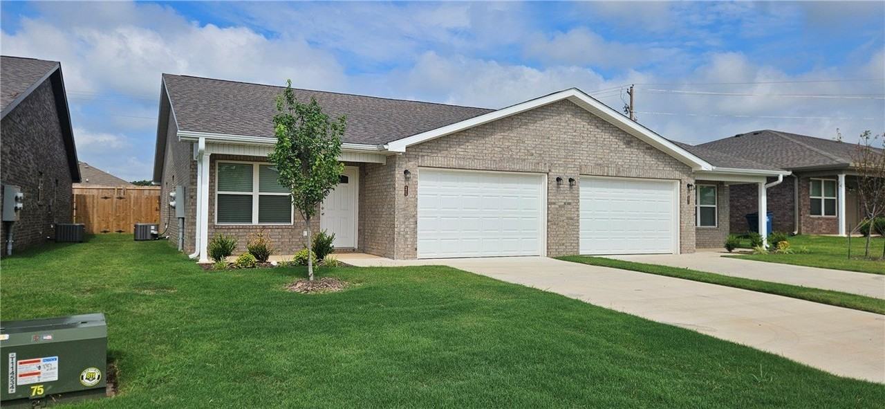 6809 Nw Toby St - Photo 2 of 18