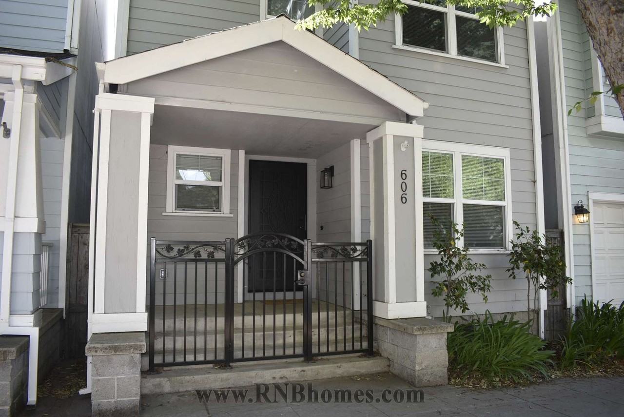606 13th St - Photo 2 of 18