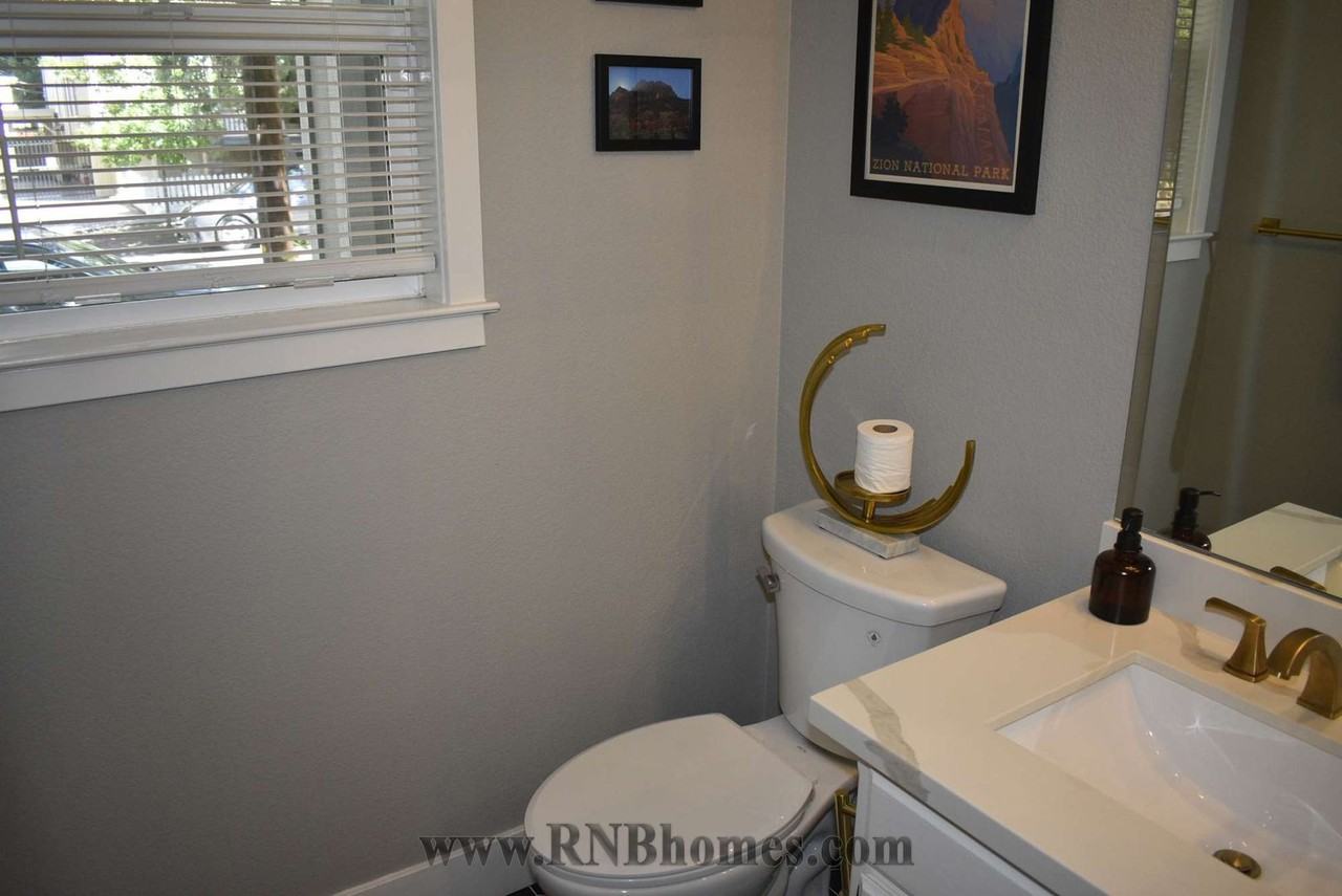 606 13th St - Photo 4 of 18