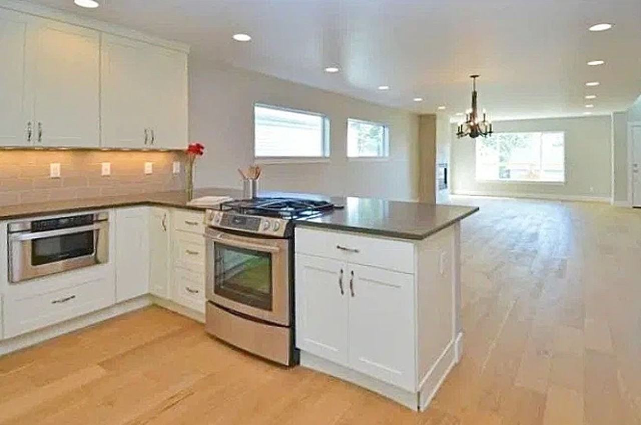 9105 20th Ave Ne - Photo 5 of 18